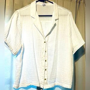Old Navy Loose, Button Down Crinkle Gauze Shirt. New Condition! White- Size L